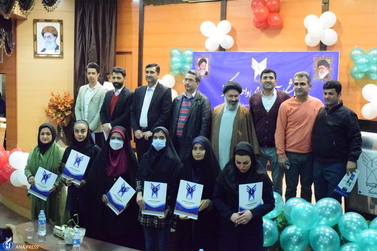 هیاهو در روز رونمایی از یک «بازمانده» و تعجب سلیمی‌نمین از درخواست دانشجویان + تصاویر