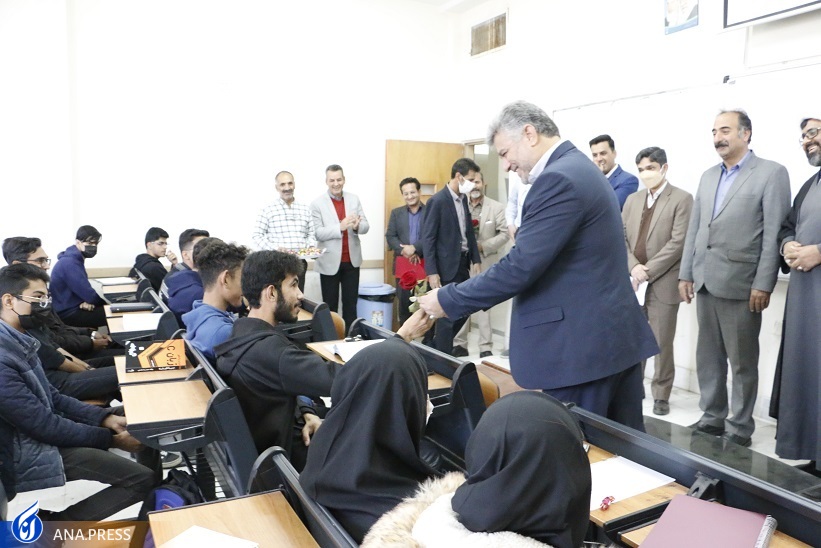 دانشجویان راهبران جامعه هستند دانشجویان راهبران جامعه هستند