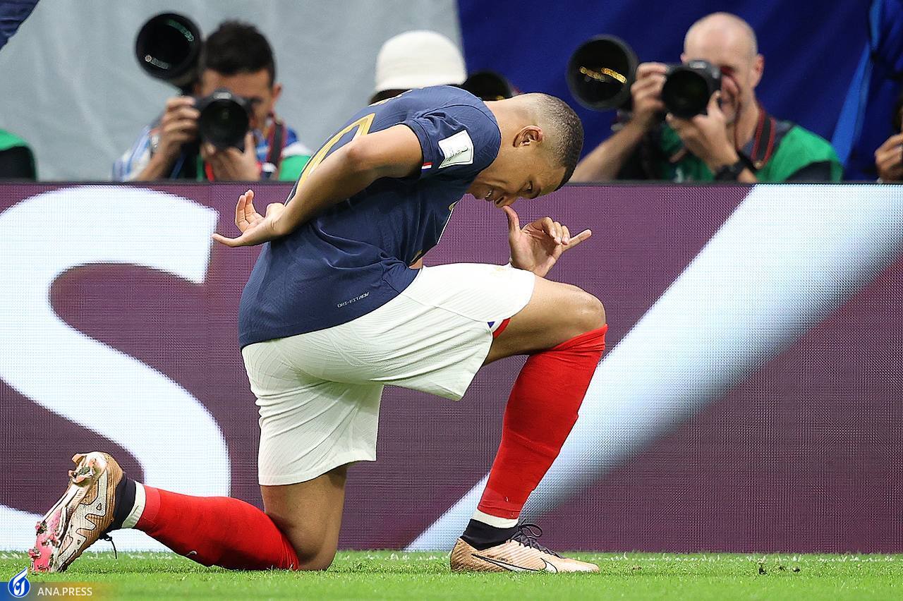 شادی خاص ستاره فرانسه بعد از گلزنی مقابل استرالیا+تصاویر شادی خاص ستاره فرانسه بعد از گلزنی مقابل استرالیا+تصاویر