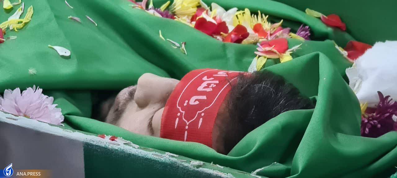 تهرانیها با شهید حسن مختارزاده وداع کردند+تصاویر تهرانیها با شهید حسن مختارزاده وداع کردند+تصاویر