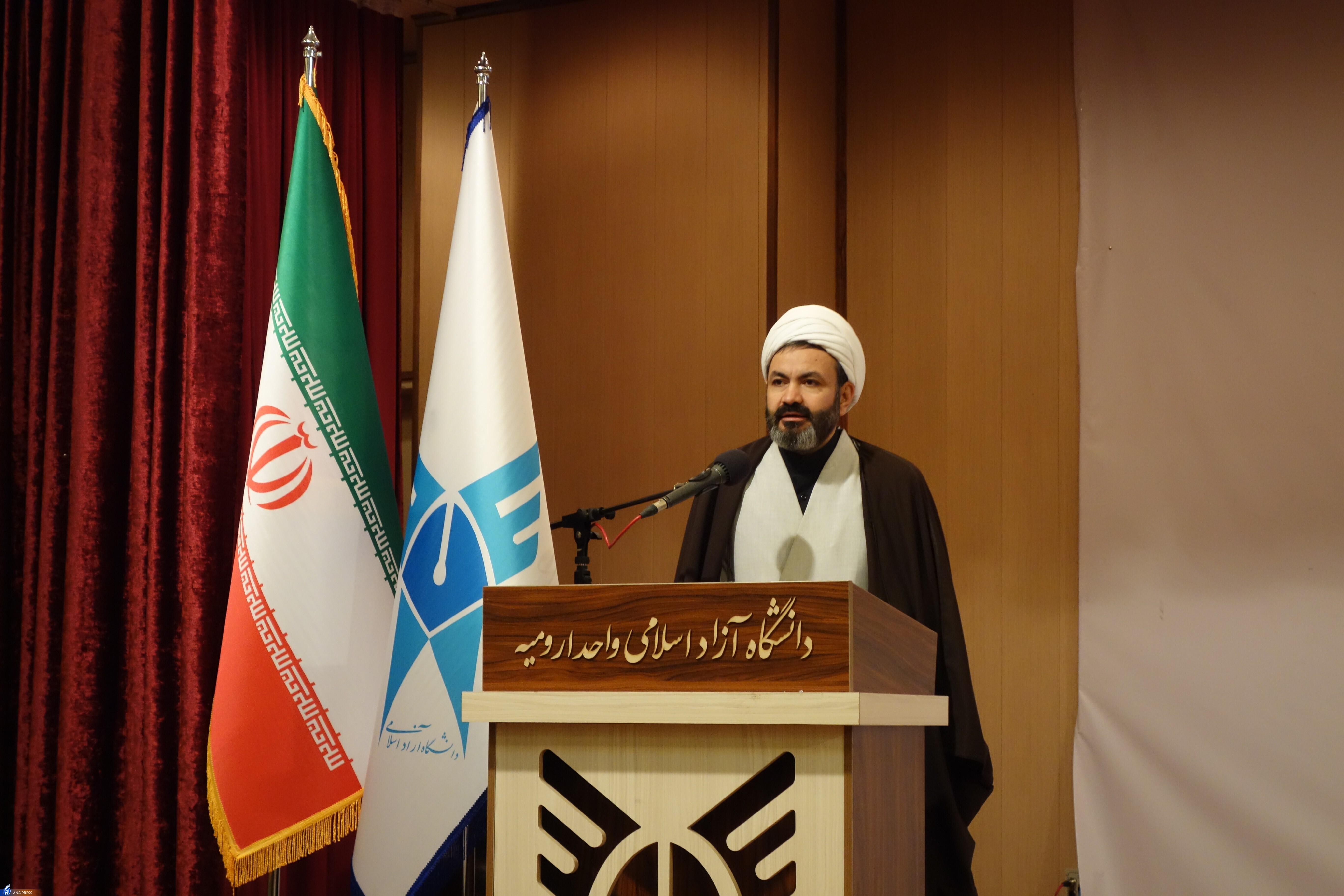 لزوم بازنگری اساسی در مسیر تحصیل دانشجویان لزوم بازنگری اساسی در مسیر تحصیل دانشجویان