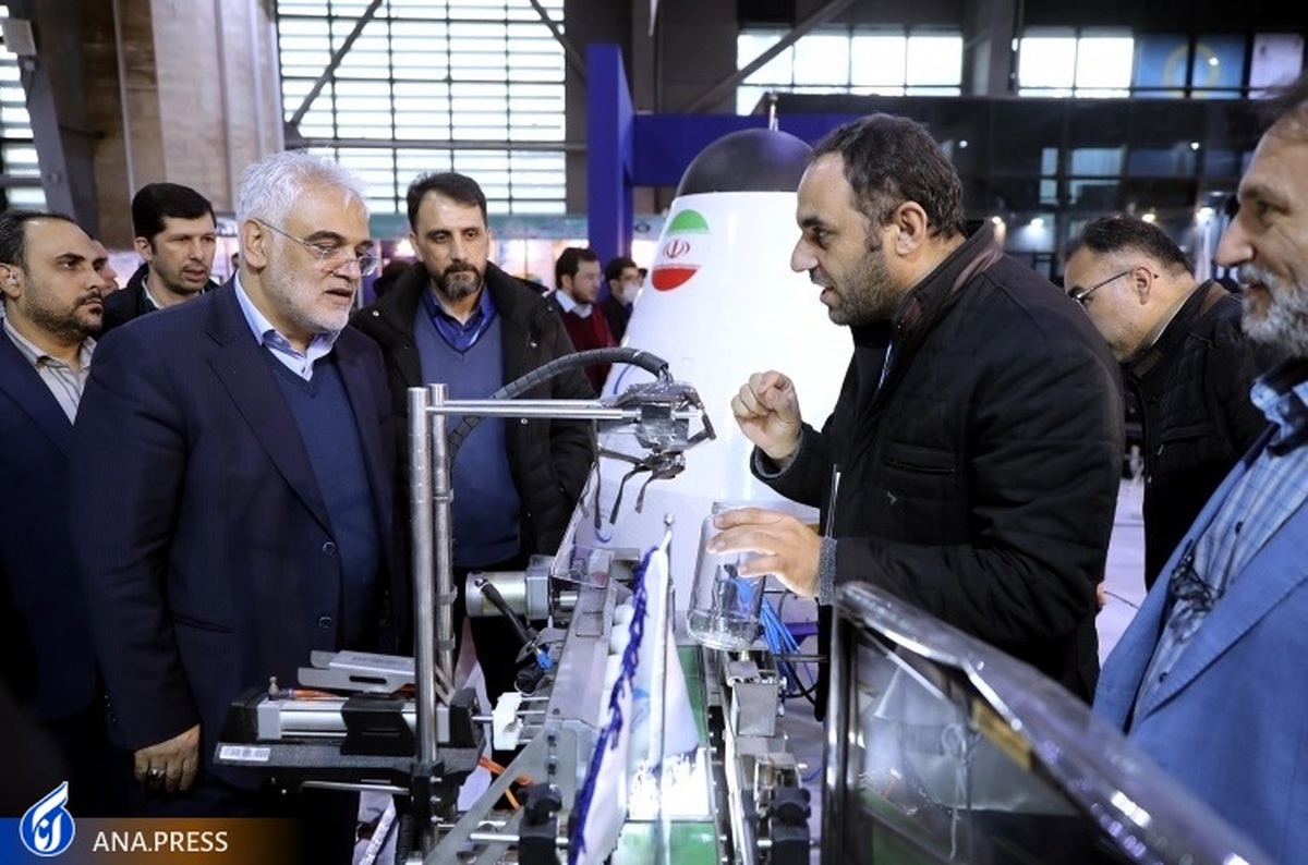 دکتر طهرانچی از نمایشگاه دستاوردهای پژوهش، فناوری و فن‌بازار بازدید کرد