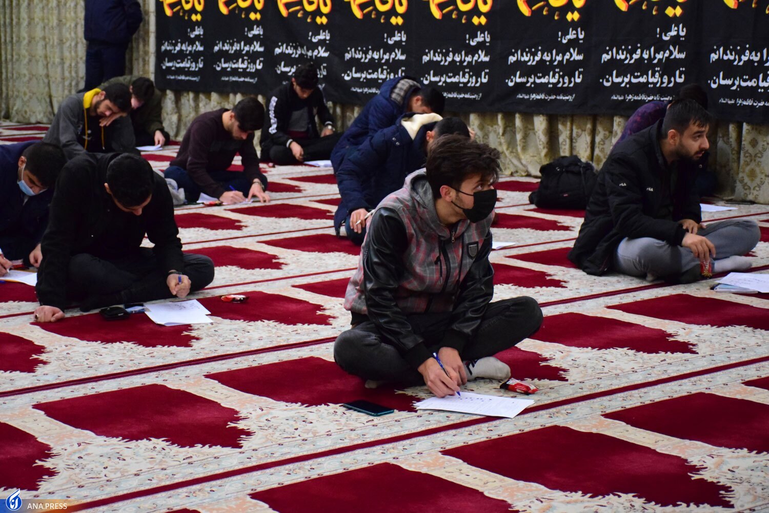 از تب و تاب قرآنی هزاران دانشگاهی تا رقابت دوشادوش برای خاص‌شدن