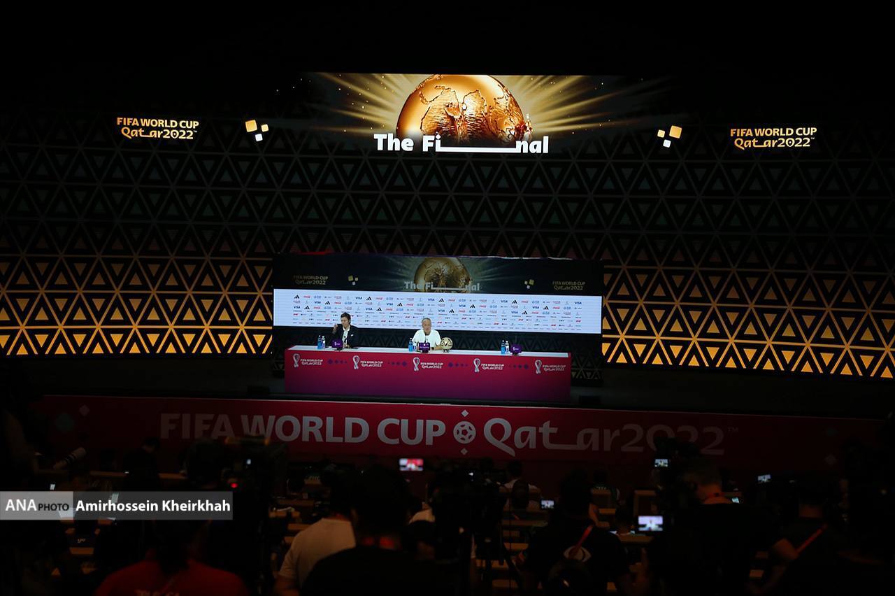 گزارش تصویری از نشست خبری سرمربی و کاپیتان تیم ملی فرانسه برای فینال جام جهانی گزارش تصویری از نشست خبری سرمربی و کاپیتان تیم ملی فرانسه برای فینال جام جهانی