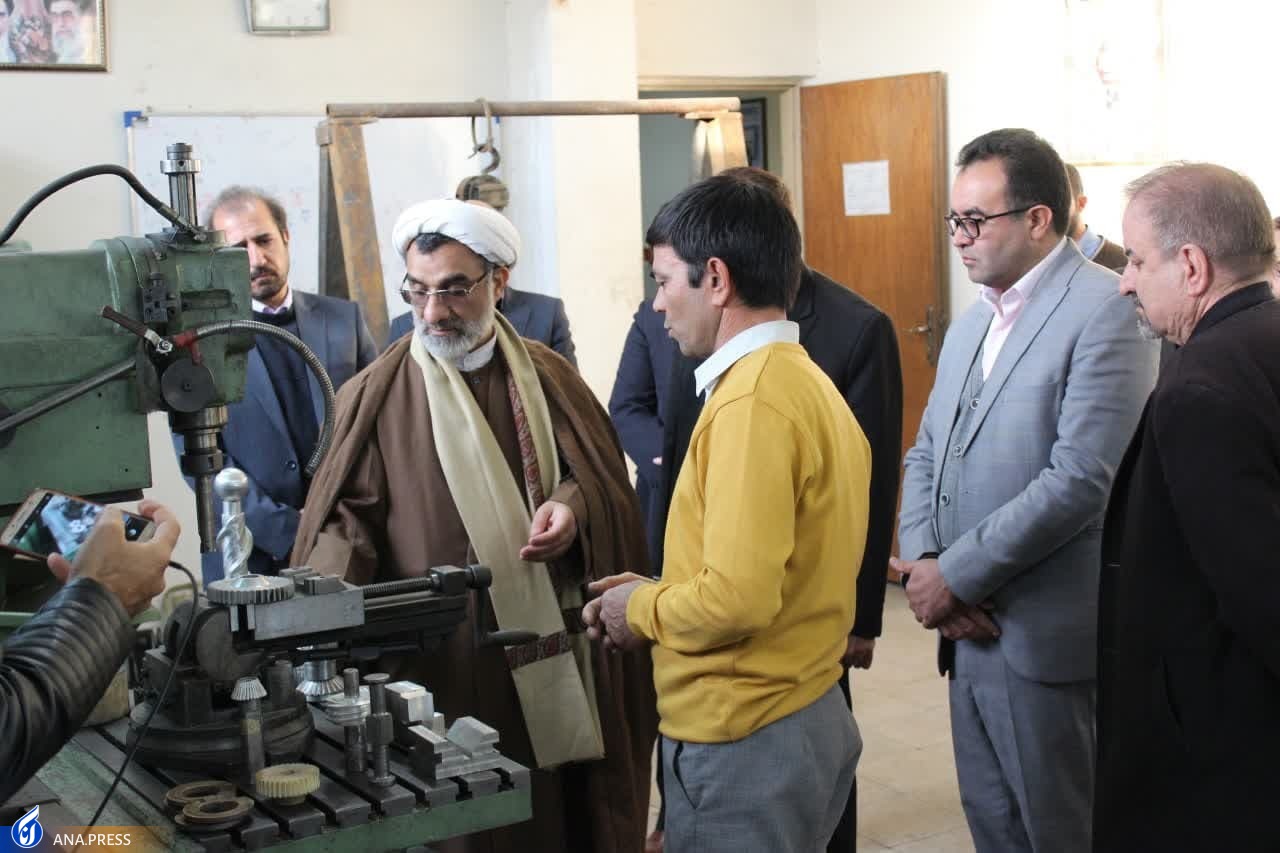 تبیین ارزشهای ایران اسلامی با همکاری حوزه و دانشگاه امکانپذیر است تبیین ارزشهای ایران اسلامی با همکاری حوزه و دانشگاه امکانپذیر است