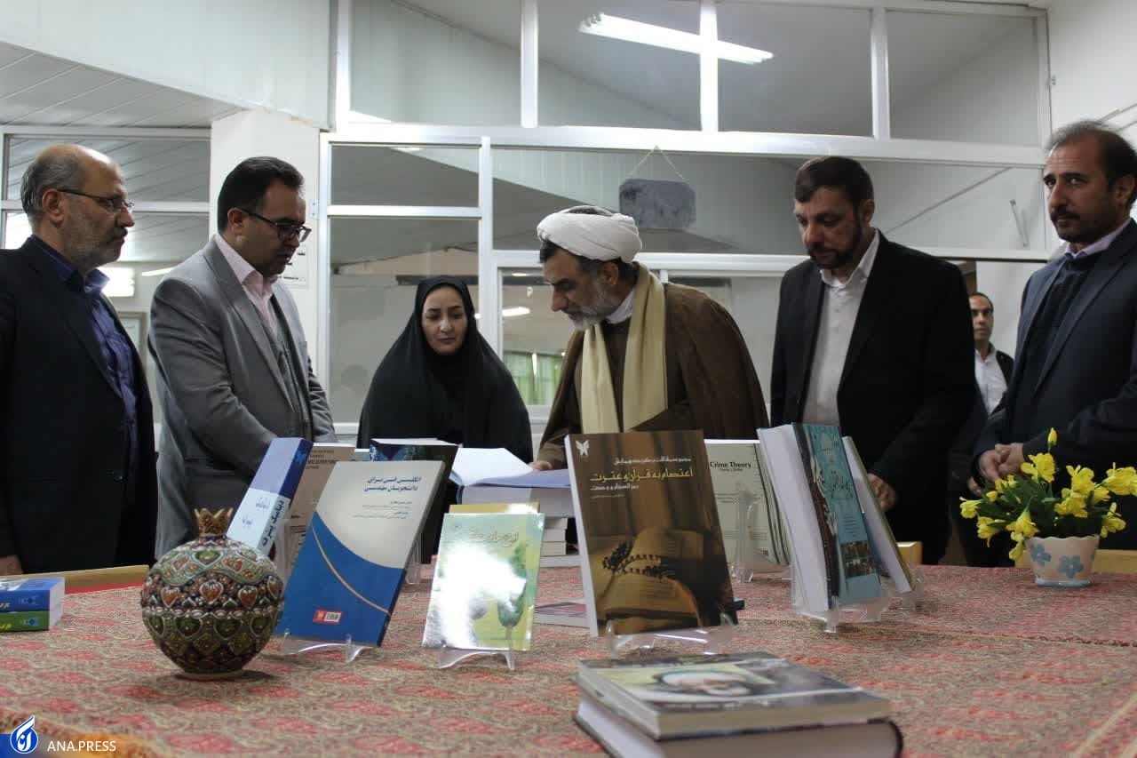 تبیین ارزشهای ایران اسلامی با همکاری حوزه و دانشگاه امکانپذیر است تبیین ارزشهای ایران اسلامی با همکاری حوزه و دانشگاه امکانپذیر است