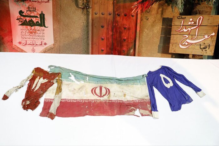 پیراهن ورزشی متعلق به دو شهید گمنام رونمایی شد پیراهن ورزشی متعلق به دو شهید گمنام رونمایی شد