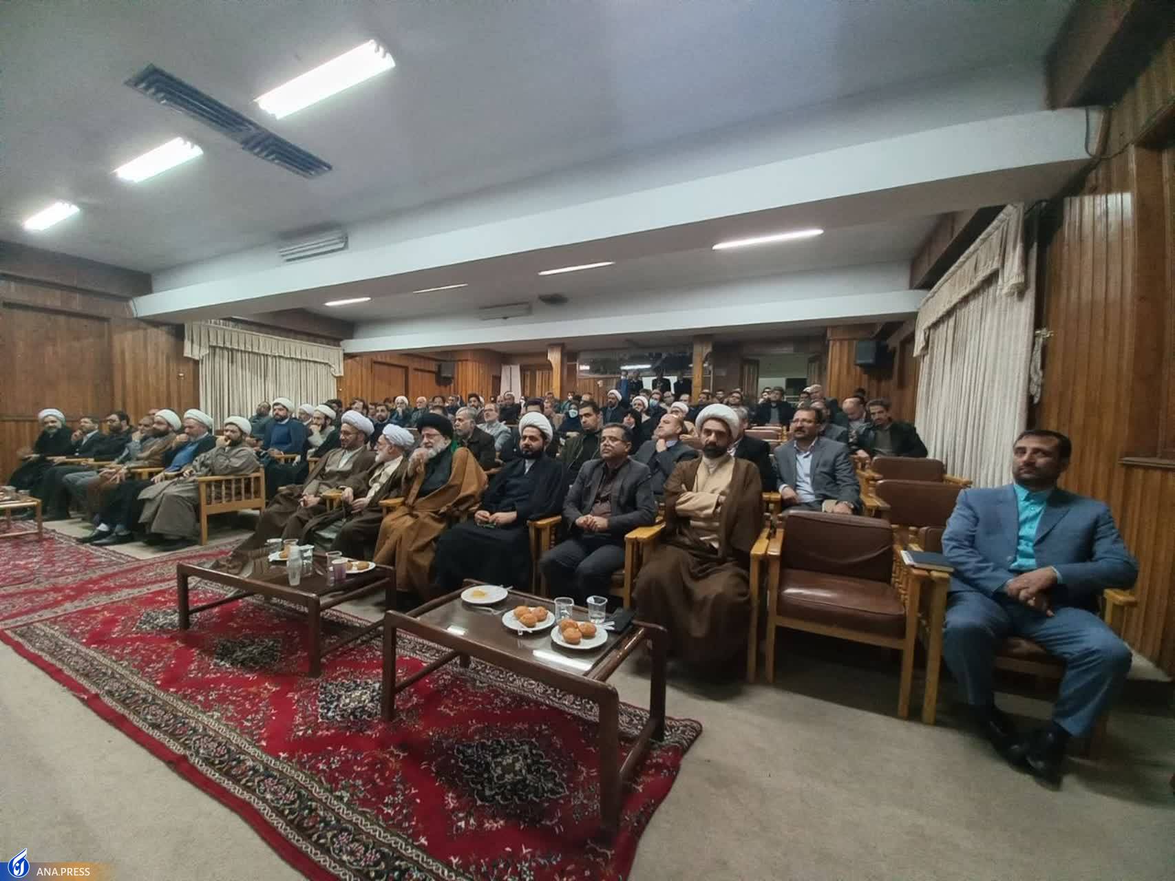 وحدت حوزه و دانشگاه تنها راه رسیدن به تمدن نوین اسلامی