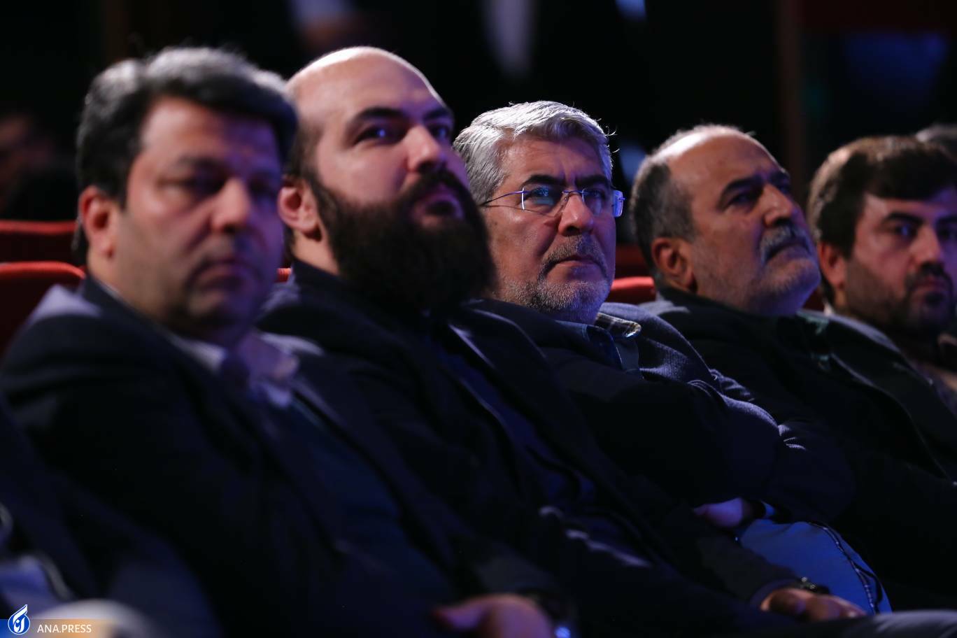 تقدیر از برگزیدگان پنجمین جایزه پژوهش سال سینمای ایران تقدیر از برگزیدگان پنجمین جایزه پژوهش سال سینمای ایران