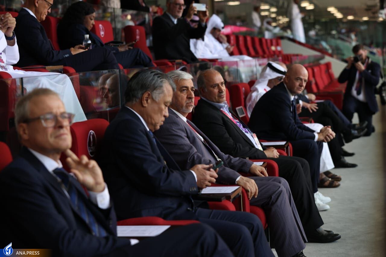 برخورد گرم کی روش با سرمربی ولز/ اشک های هواداران هنگام پخش سرود ایران