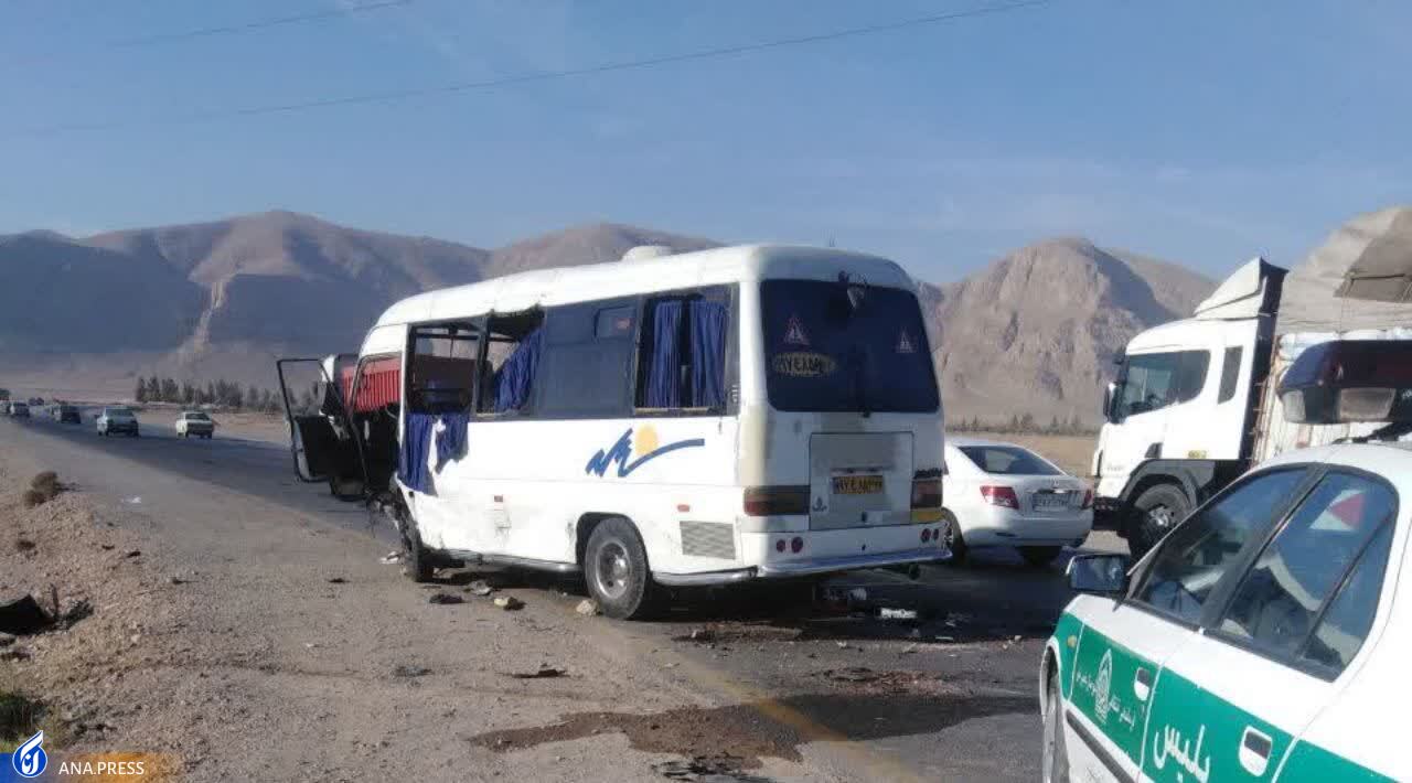 ۱۰ دانشجو در حادثه تصادف خمینیشهر مصدوم شدند ۱۰ دانشجو در حادثه تصادف خمینیشهر مصدوم شدند