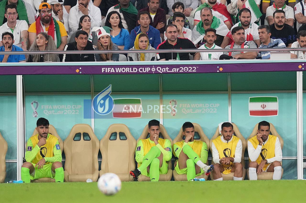 واکنش بازیکنان نیمکت نشین ایران به گل آمریکا+عکس واکنش بازیکنان نیمکت نشین ایران به گل آمریکا+عکس
