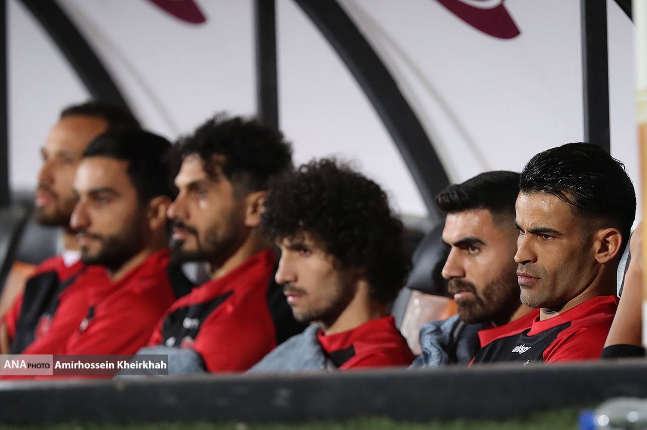 اعتراض یحیی به سرخپوشان/ قلعهنویی تماشاگر بازی شد+فیلم و عکس اعتراض یحیی به سرخپوشان/ قلعهنویی تماشاگر بازی شد+فیلم و عکس