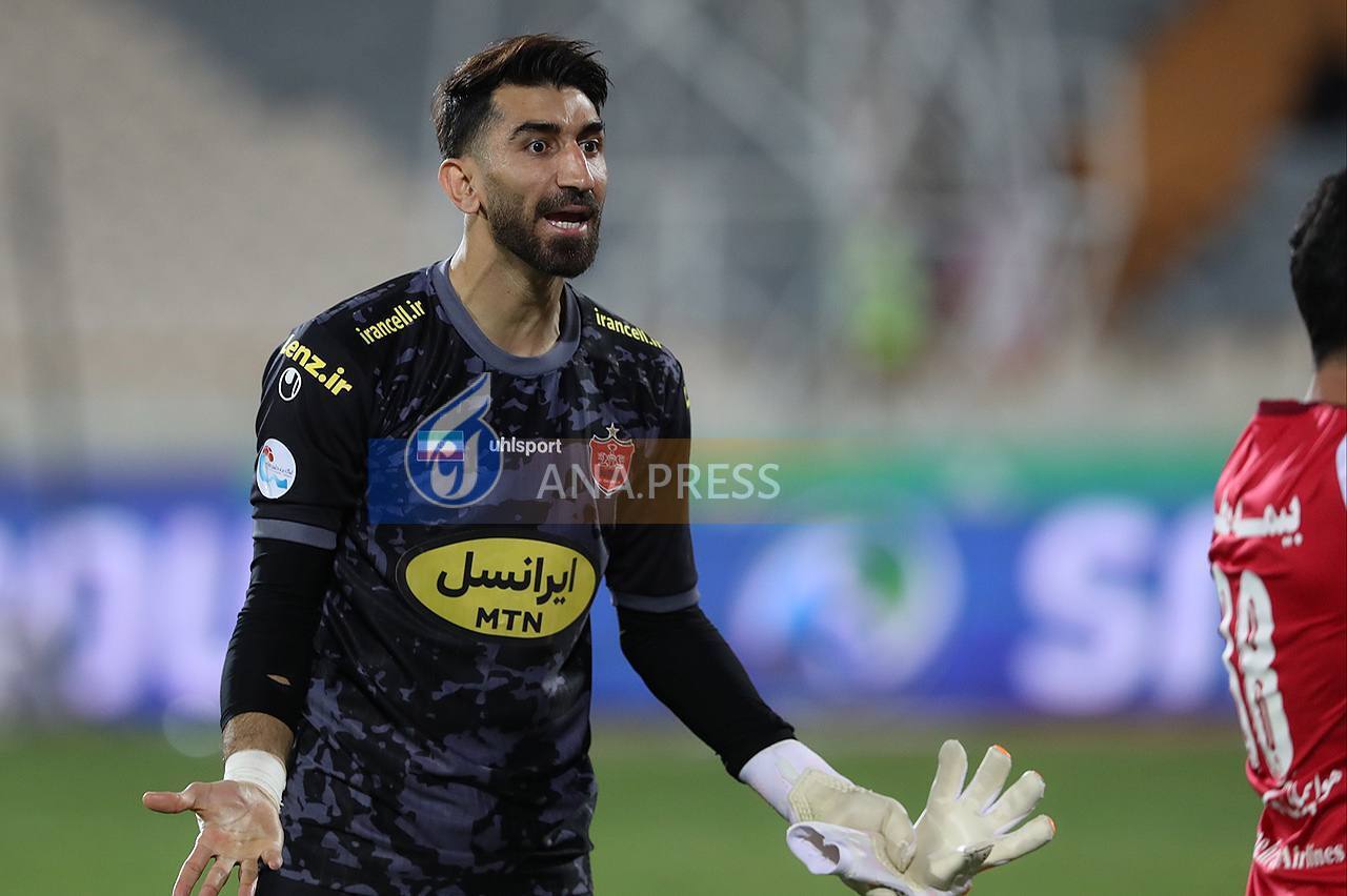 جر و بحث دو بازیکن پرسپولیس بعد از پیروزی ۳ گله در ورزشگاه آزادی+تصاویر