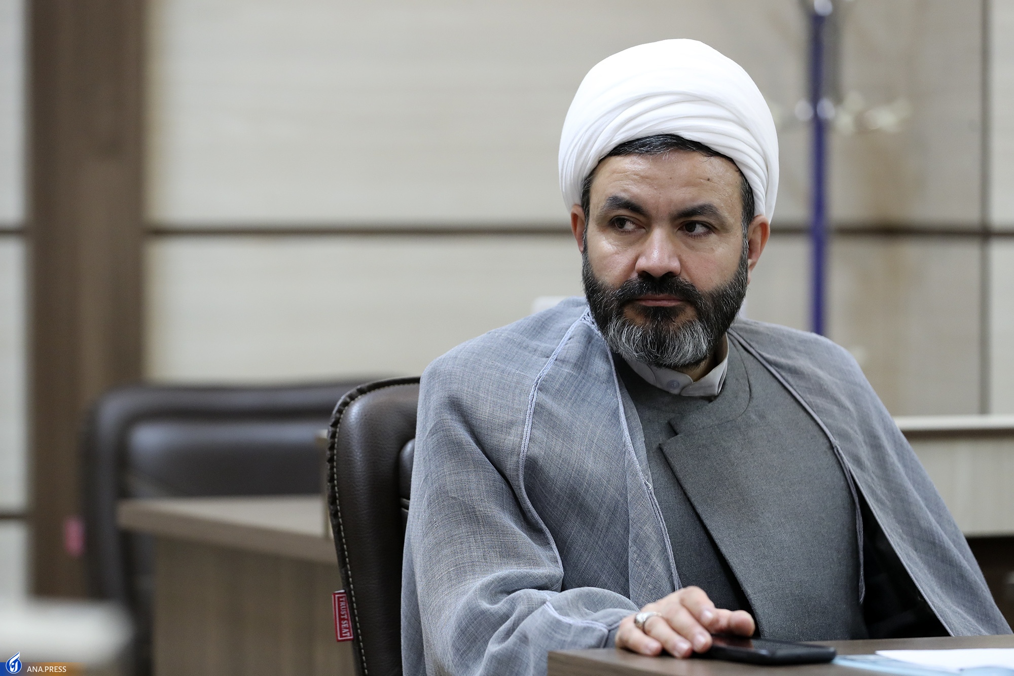 رفع مشکلات و خدمت به مردم هدف نهایی پژوهش باشد رفع مشکلات و خدمت به مردم هدف نهایی پژوهش باشد