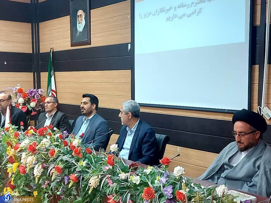 اصحاب رسانه در سال انتخابات بر طبل طایفهگرایی نکوبند/ قلم خبرنگاران خدمت به ممسنی بزرگ باشد اصحاب رسانه در سال انتخابات بر طبل طایفهگرایی نکوبند/ قلم خبرنگاران خدمت به ممسنی بزرگ باشد