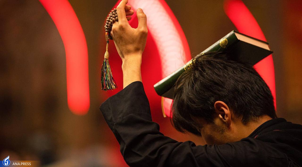 طنین لبیک «یا علی(ع)» در حرم علوی همزمان با نخستین شب قدر + فیلم طنین لبیک «یا علی(ع)» در حرم علوی همزمان با نخستین شب قدر + فیلم