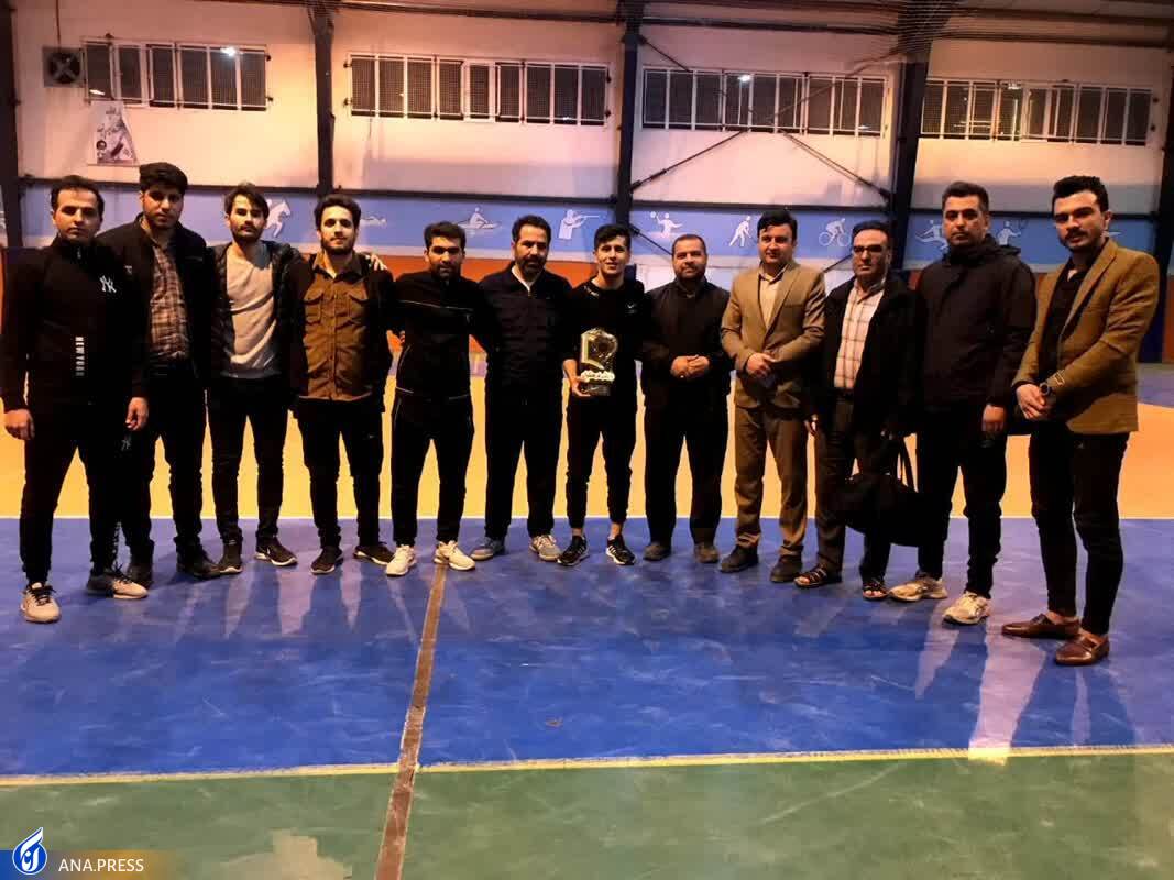 نایبقهرمانی تیم فوتسال کارکنان سمای شیروان در مسابقات بین مدارس نایبقهرمانی تیم فوتسال کارکنان سمای شیروان در مسابقات بین مدارس