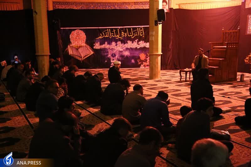 طنین «الغوث الغوث» دانشگاهیان کرمانشاهی در شب نوزدهم ماه مبارک رمضان طنین «الغوث الغوث» دانشگاهیان کرمانشاهی در شب نوزدهم ماه مبارک رمضان