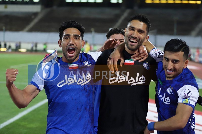 خوشحالی عجیب بازیکنان و کادرفنی استقلال پس از طلسم‌شکنی در گشودن دروازه هوادار+ تصاویر