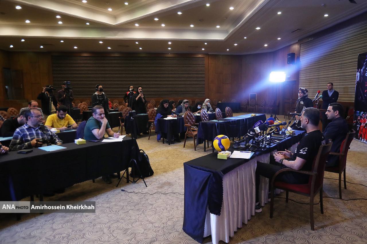 عطایی: عبادی پور مصدومیت کهنه دارد/ موسوی از بزرگان والیبال است عطایی: عبادی پور مصدومیت کهنه دارد/ موسوی از بزرگان والیبال است