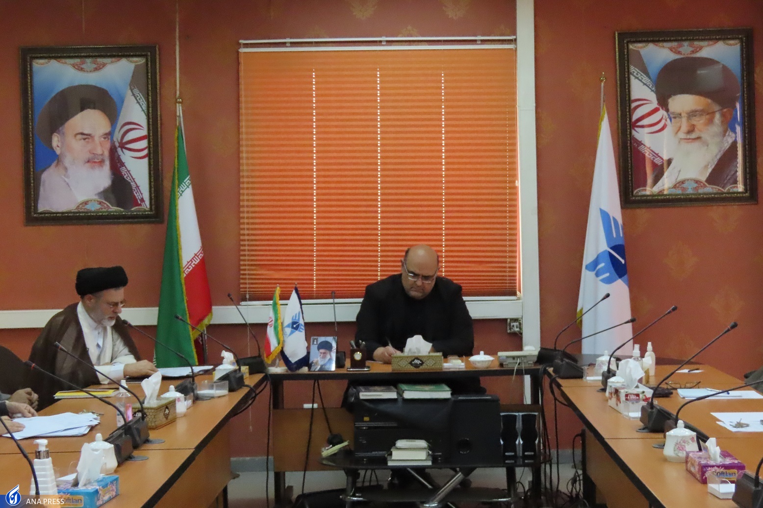 هدف از تشکیل کمیته «تعامل دانشگاه و خانواده» ارتقای سطح همگرایی فرهنگی میان خانوادههاست هدف از تشکیل کمیته «تعامل دانشگاه و خانواده» ارتقای سطح همگرایی فرهنگی میان خانوادههاست