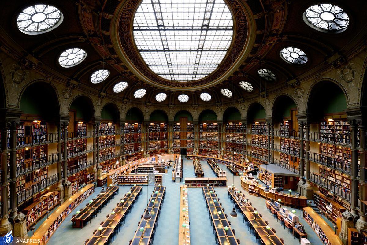 قدیمی‌ترین کتاب چاپ شده جهان در پاریس به نمایش درآمد
