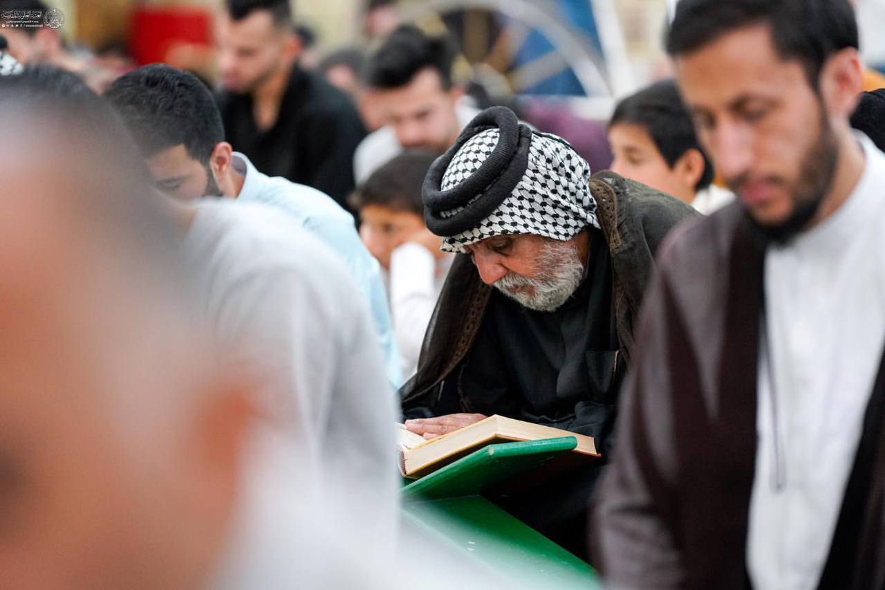 آغاز محافل انس با قرآن و جزخوانی در حرم امام علی (ع) + عکس
