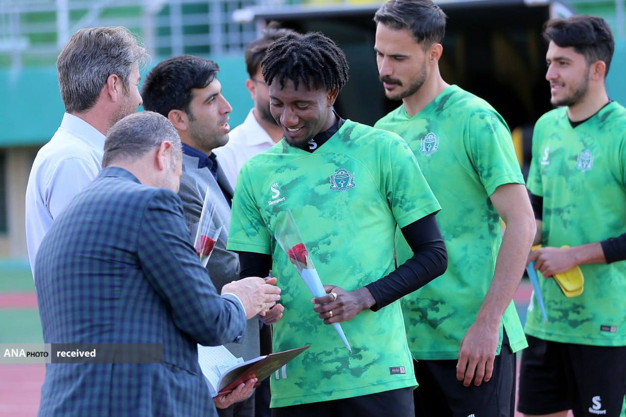 بازگشت مهاجم خارجی آلومینیوم به تمرین شاگردان رحمتی+عکس بازگشت مهاجم خارجی آلومینیوم به تمرین شاگردان رحمتی+عکس