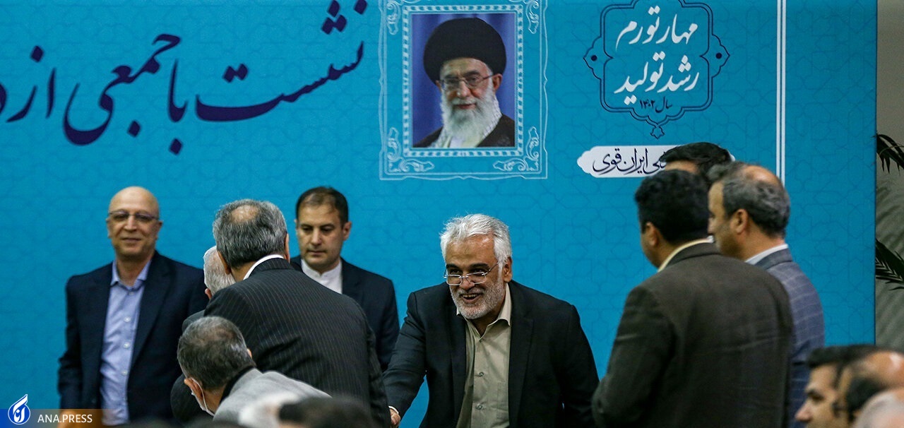 جمعی از دانشمندان با رئیس جمهور دیدار کردند + عکس