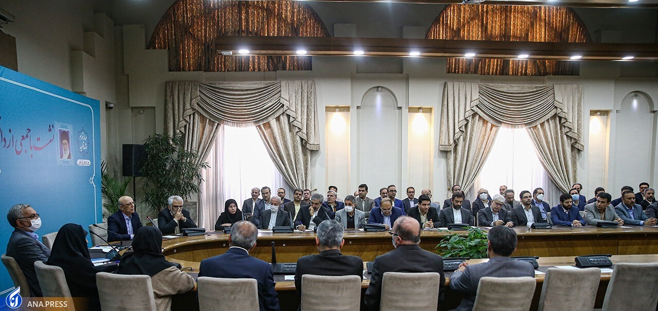 جمعی از دانشمندان با رئیس جمهور دیدار کردند + عکس