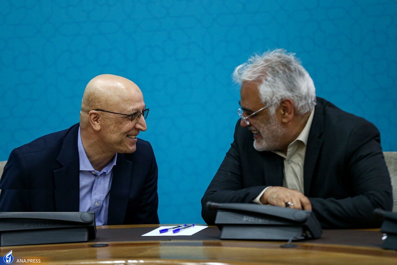 جمعی از دانشمندان با رئیس جمهور دیدار کردند + عکس