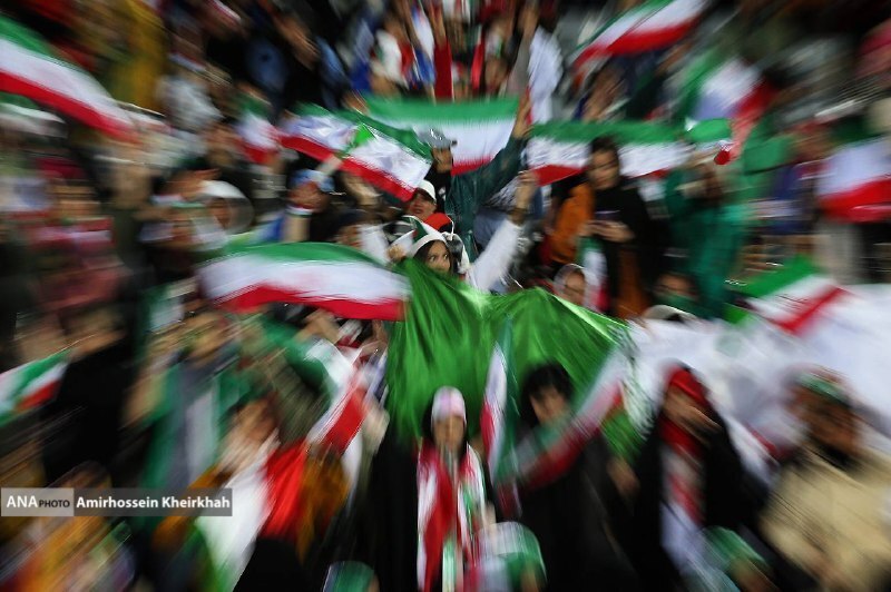 حضور بانوان در ورزشگاه آزادی+ تصاویر