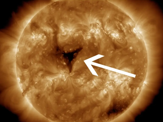 کشف دومین حفره بزرگ در خورشید کشف دومین حفره بزرگ در خورشید