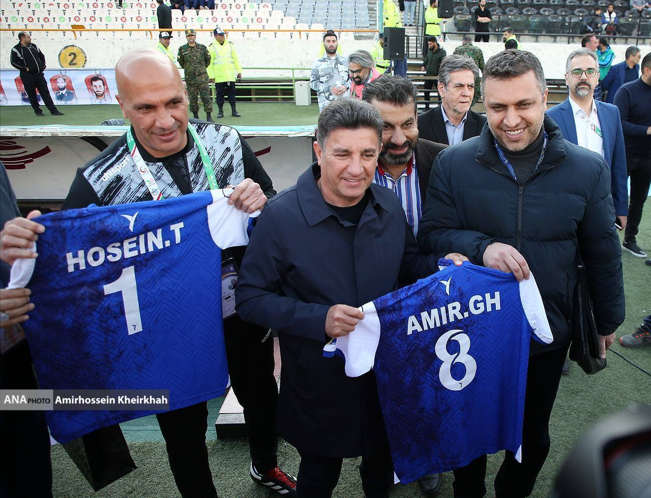 مرور حواشی آخرین دیدار گلگهر و استقلال| از بیمهری هواداران آبی با مربی حریف تا نفرین داور از سوی بازیکن سیرجان مرور حواشی آخرین دیدار گلگهر و استقلال| از بیمهری هواداران آبی با مربی حریف تا نفرین داور از سوی بازیکن سیرجان