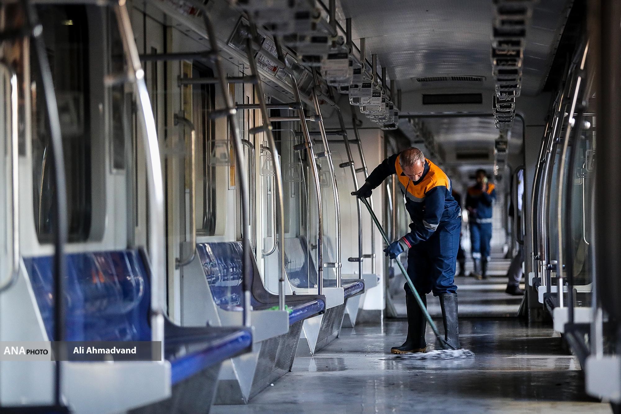 ورود شرکتهای دانشبنیان به شستشوی مترو/ اینجا قطار شهری شسته میشود + عکس ورود شرکتهای دانشبنیان به شستشوی مترو/ اینجا قطار شهری شسته میشود + عکس