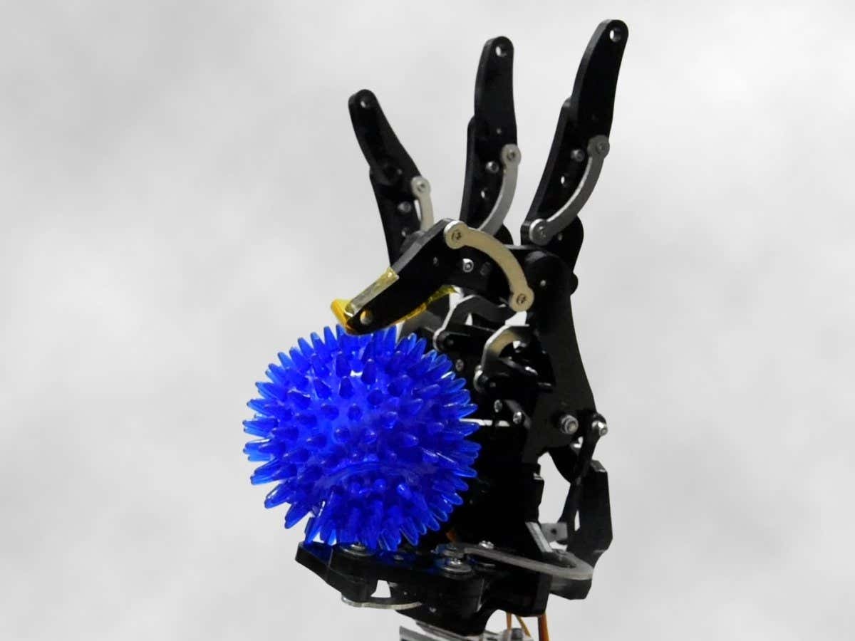 ربات‌ها به کمک هوش مصنوعی درد را حس می‌کنند!