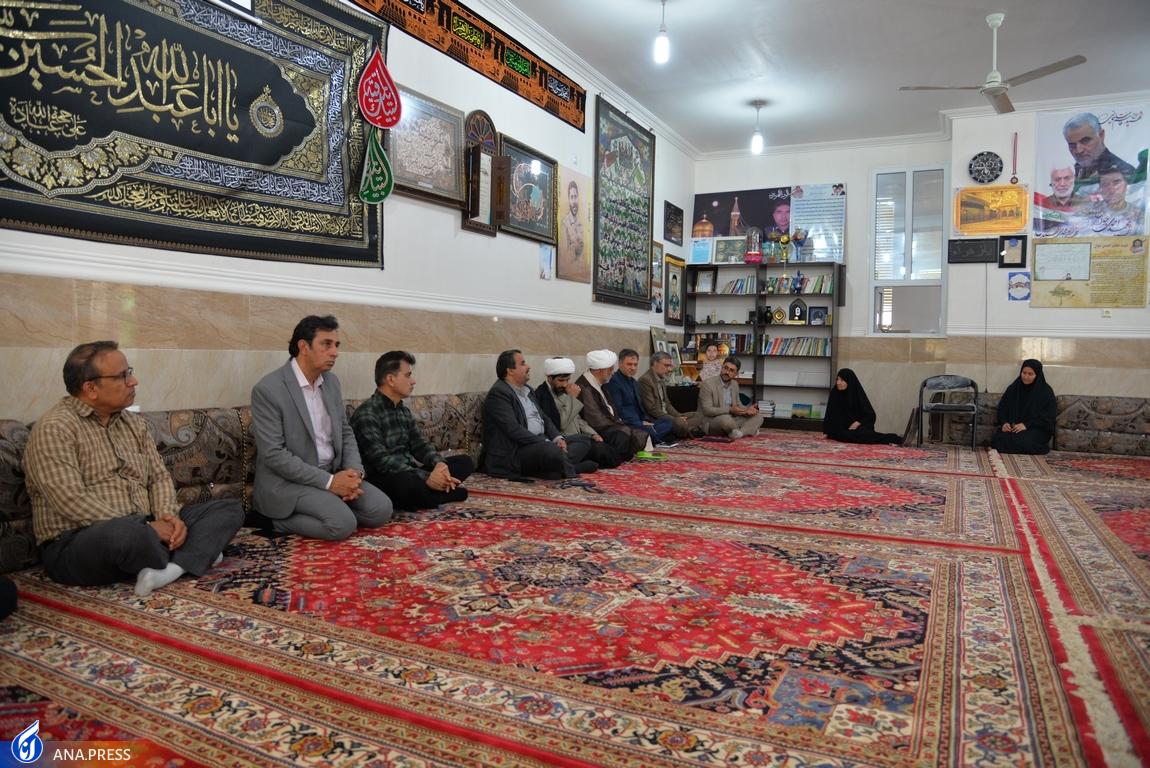 تاج عزت خداوند در دنیا و آخرت بر سر شما مادران شهداست