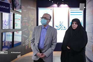 بازدید رئیس مرکز سنجش، پذیرش و فارغ‌التحصیلی دانشگاه آزاد اسلامی از نمایشگاه روایت تحول