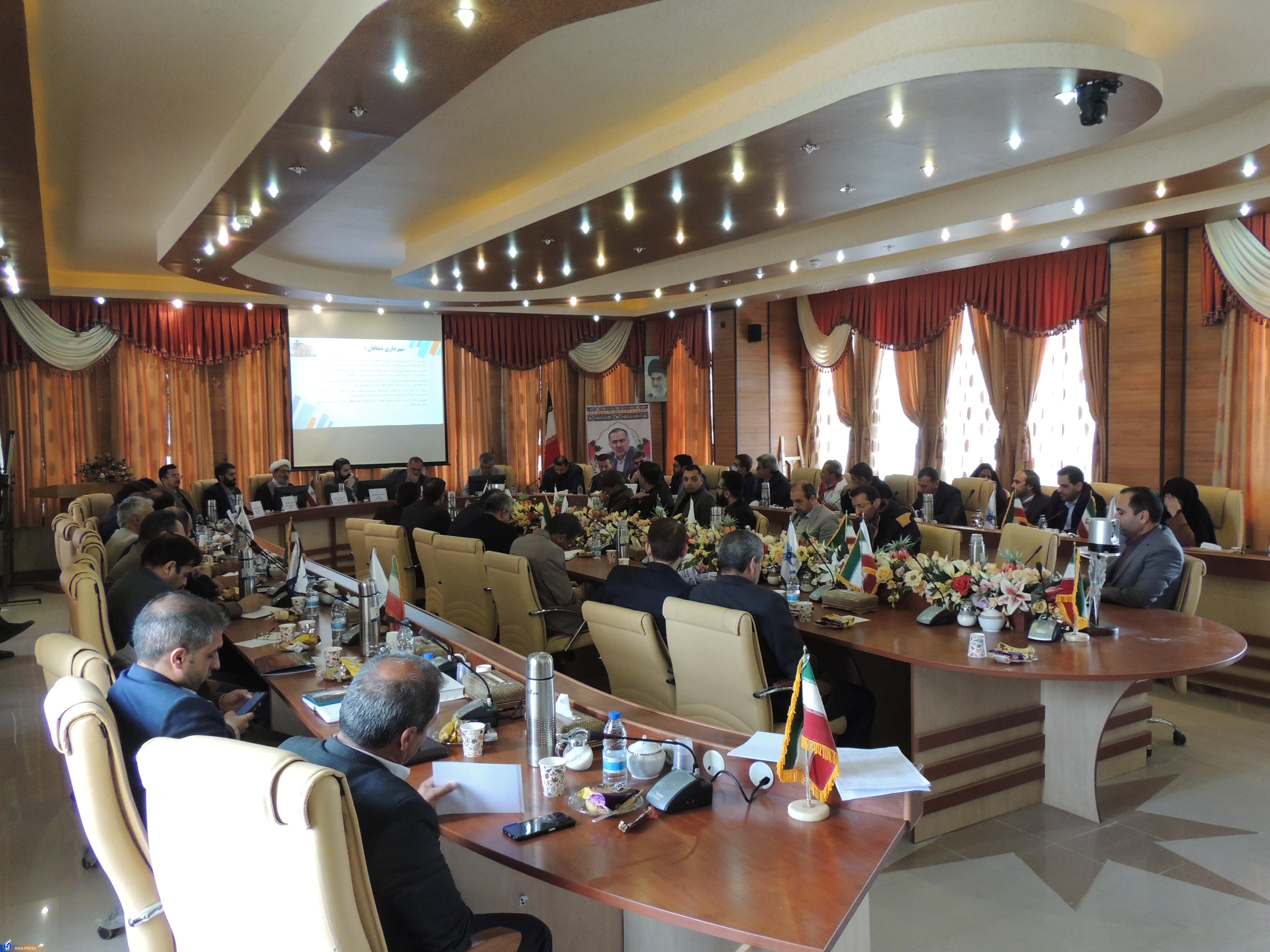 اجرای ۶۰ درصدی مصوبات سفر استاندار اصفهان به شهرستان دهاقان اجرای ۶۰ درصدی مصوبات سفر استاندار اصفهان به شهرستان دهاقان