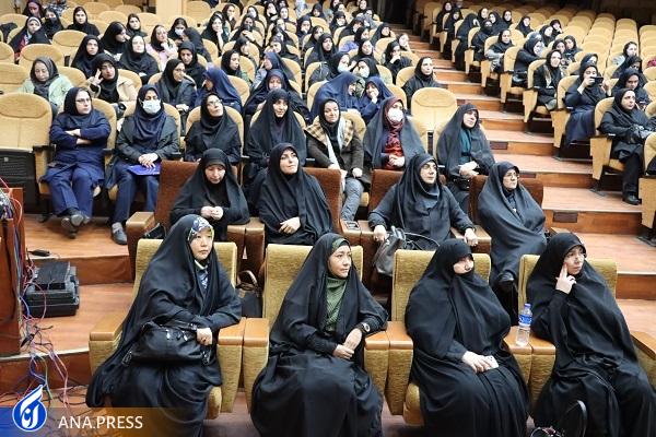 آزادی را در ایران و اسلام احساس کردم/ از کودکی علاقه بسیاری به حجاب داشتم آزادی را در ایران و اسلام احساس کردم/ از کودکی علاقه بسیاری به حجاب داشتم