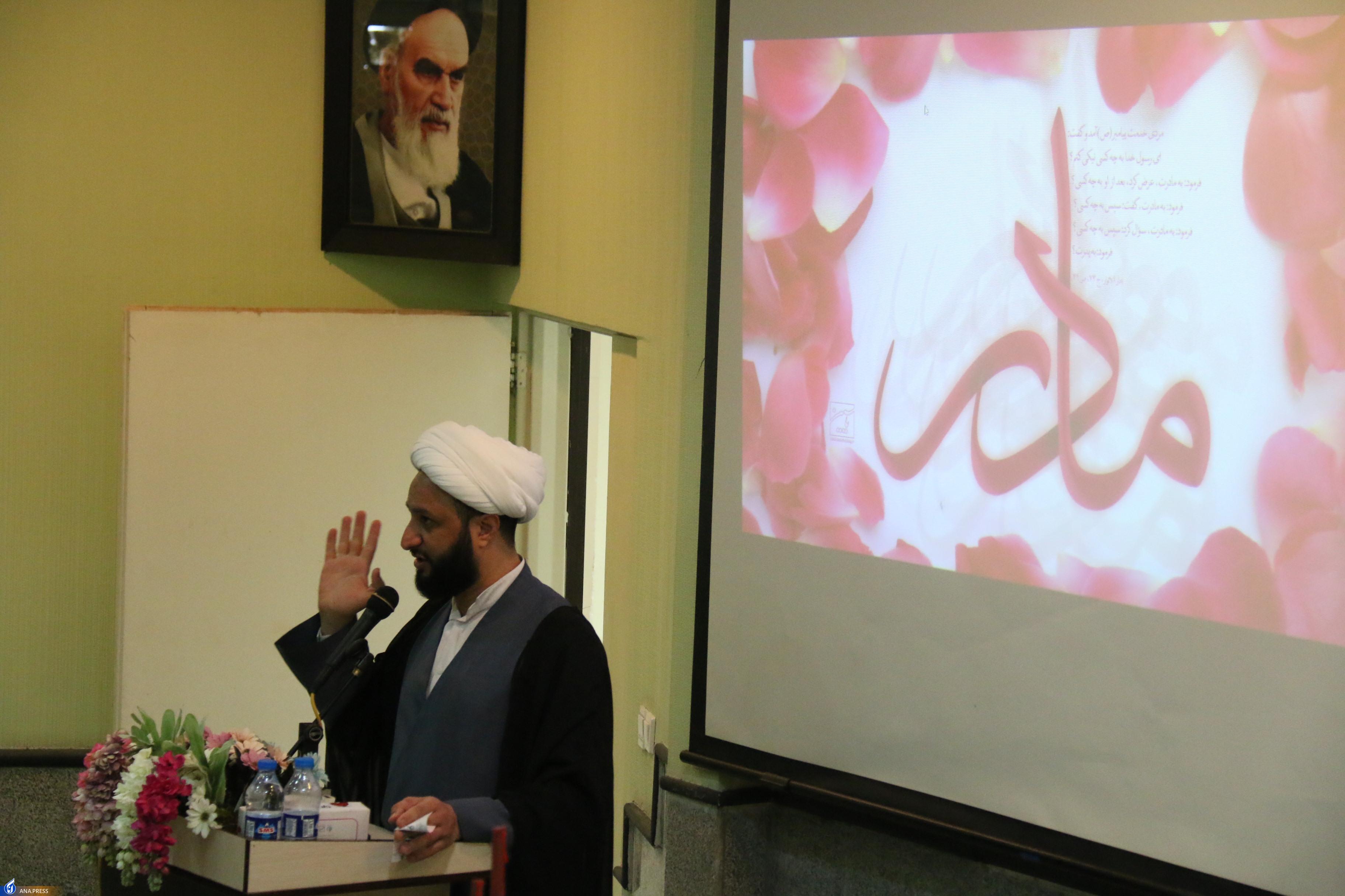 دانشگاه آزاد اسلامی همدان ۵۰ عضو هیئت علمی زن دارد