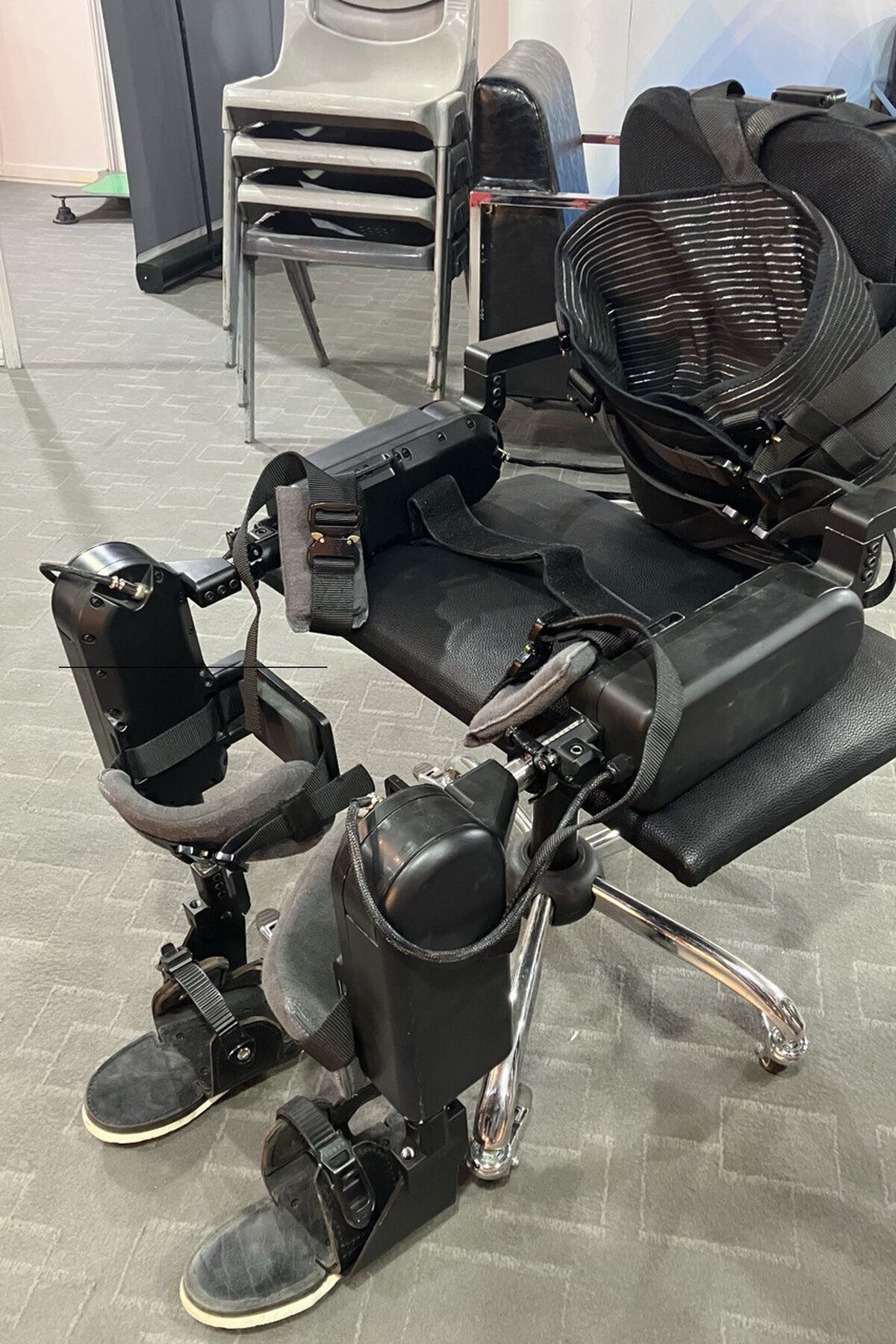 عرضه ربات اسکلت بیرونی هوشمند در نمایشگاه ایرانساخت عرضه ربات اسکلت بیرونی هوشمند در نمایشگاه ایرانساخت