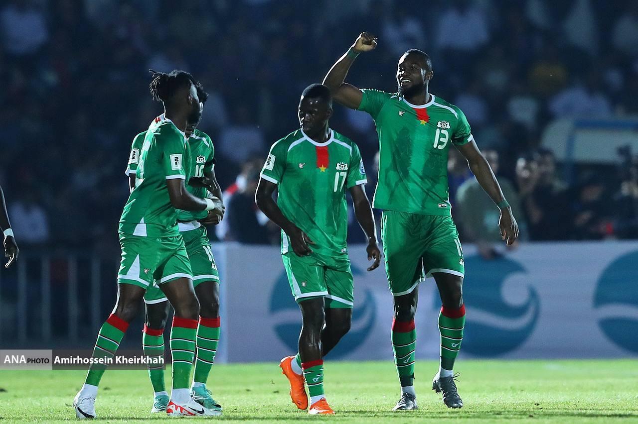 گزارش تصویری از دیدار دوستانه ایران و بورکینافاسو در ورزشگاه المپیک کیش گزارش تصویری از دیدار دوستانه ایران و بورکینافاسو در ورزشگاه المپیک کیش