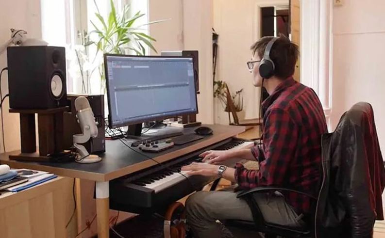 مزایا و معایب خرید پیانو دیجیتال مزایا و معایب خرید پیانو دیجیتال