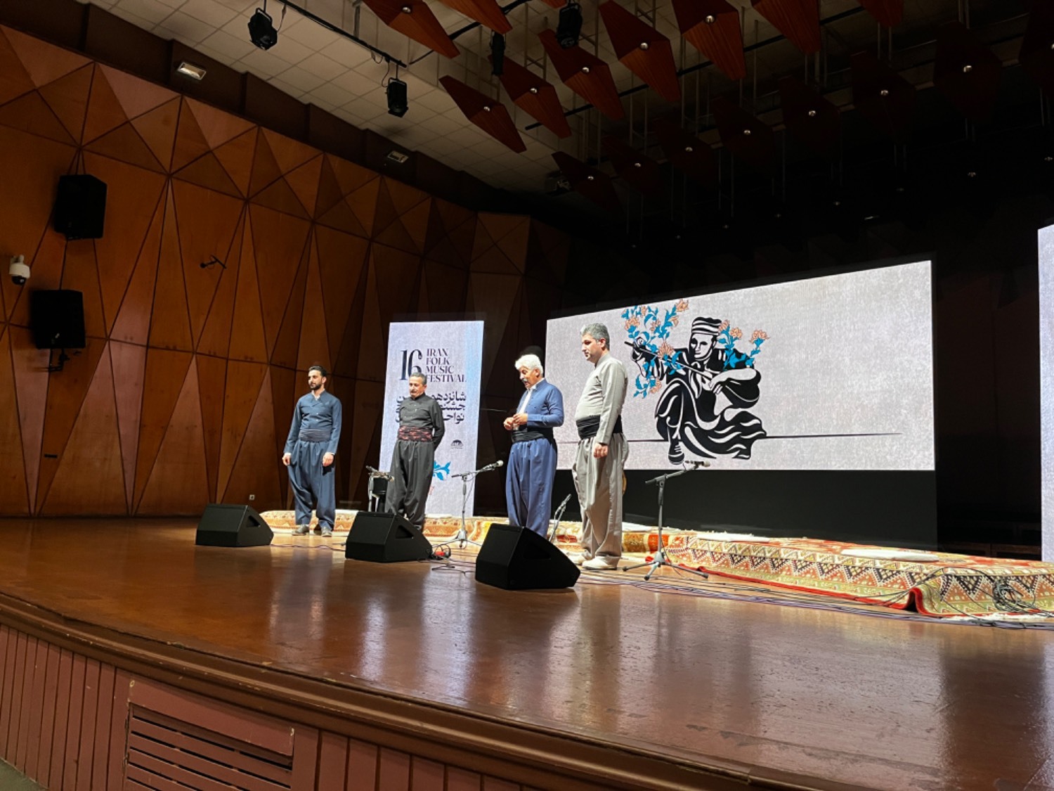 از اجرای لالایی قشقایی برای شهدای کرمان تا موسیقی عاشیقی که پراقبال شد از اجرای لالایی قشقایی برای شهدای کرمان تا موسیقی عاشیقی که پراقبال شد