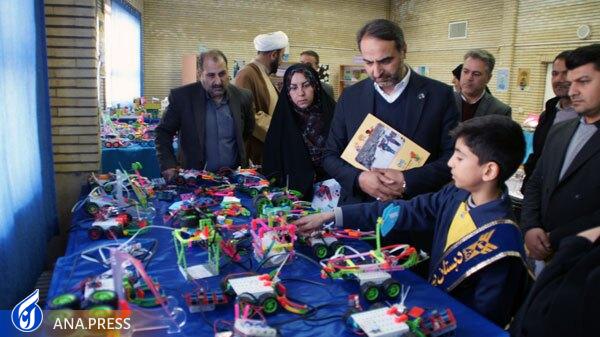 دانشگاه آزاد رودهن دارای ۹ مدرسه سما و یک‌هزار و ۸۰۰ دانش‌آموز است