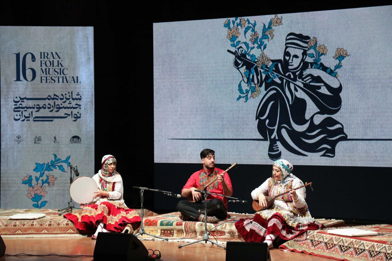 بانوان در جشنوارهها باید فعالتر باشند/گرایش جوانان در شمال خراسان به سازهای سنتی ایرانی بانوان در جشنوارهها باید فعالتر باشند/گرایش جوانان در شمال خراسان به سازهای سنتی ایرانی