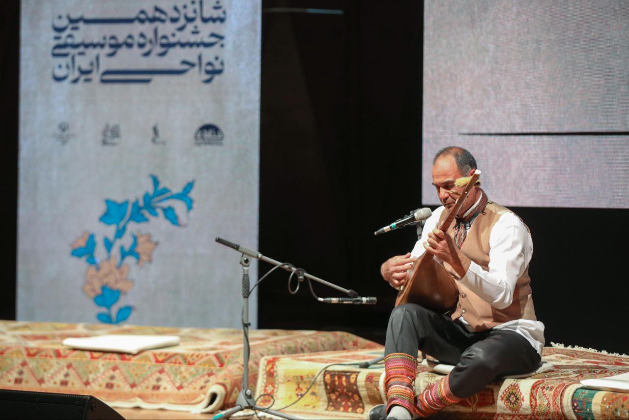 رنگین کمان اقوام در واپسین شب جشنواره موسیقی نواحی/وقتی مدیران پای کار آمدند رنگین کمان اقوام در واپسین شب جشنواره موسیقی نواحی/وقتی مدیران پای کار آمدند