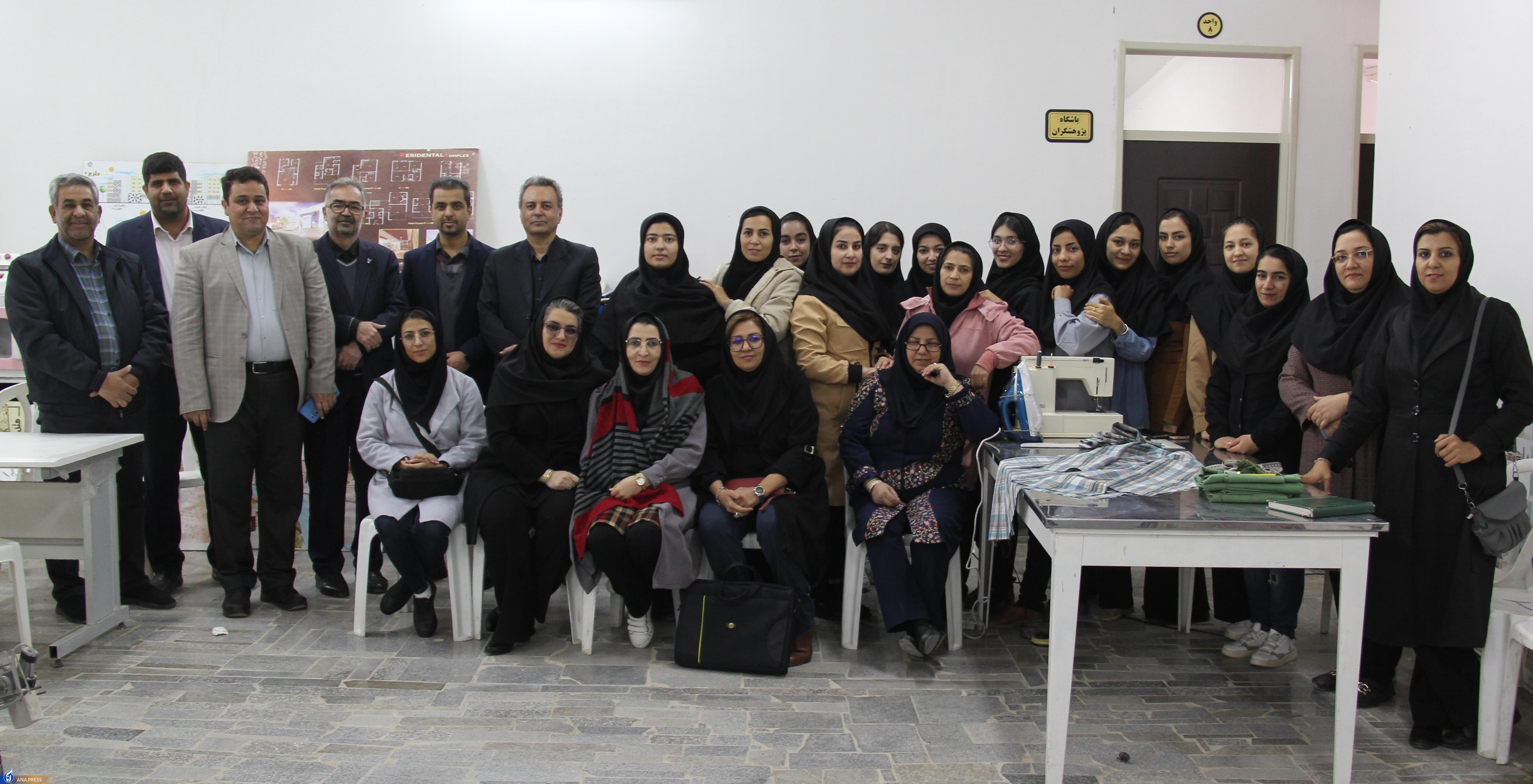 نشست کاشف‌ فرمول دارویی «آلزایمر» با استادان دانشگاه آزاد کاشمر چگونه گذشت؟